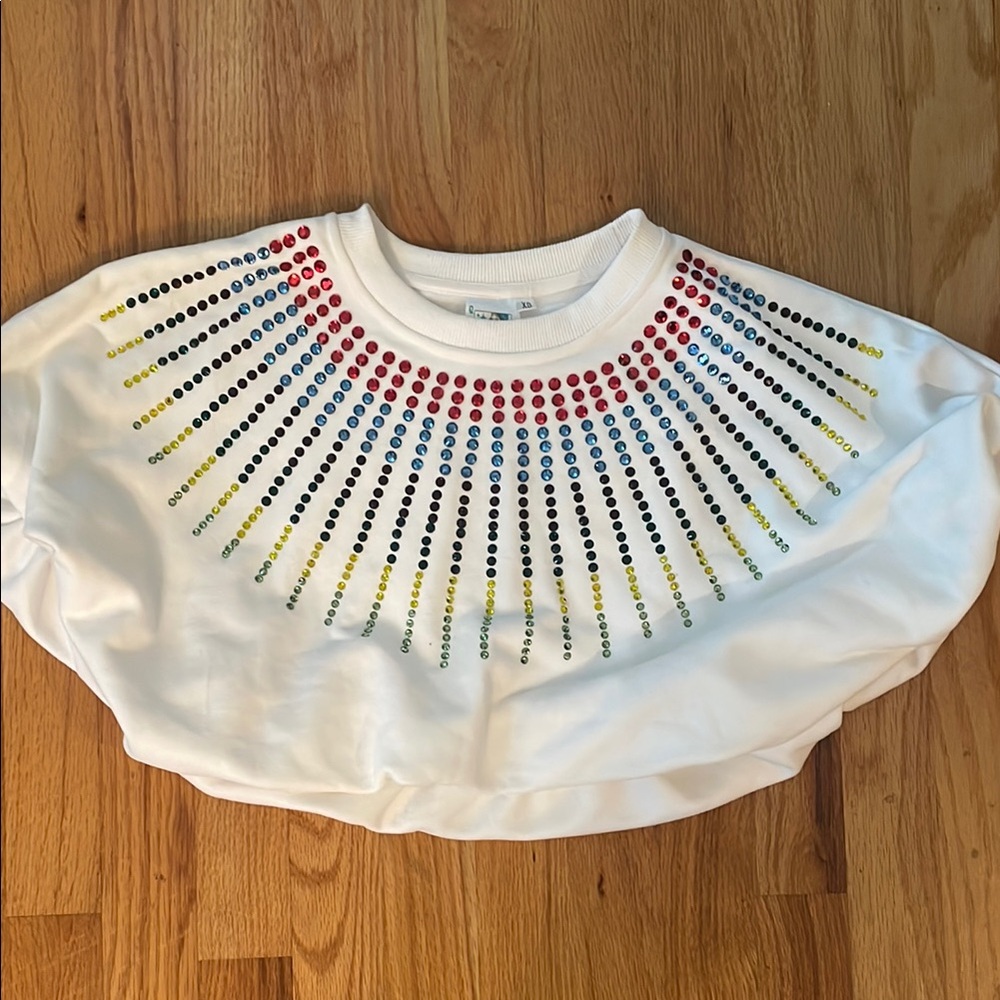 QUEEN OF SPARKLES White Crop Top with Multicolor Beads